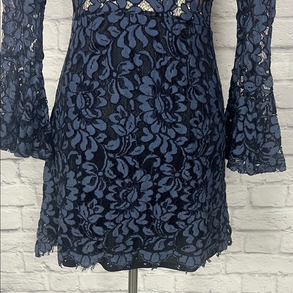 VENUS Blue and Black Floral Lace Dress - Picture 9 of 14